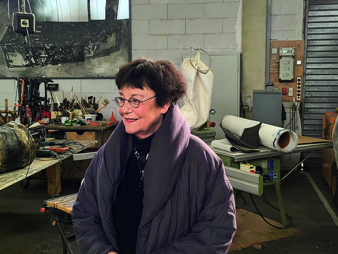 Ingrid Hartlieb in ihrem Atelier in Haigerloch. Foto: Doris Scholz